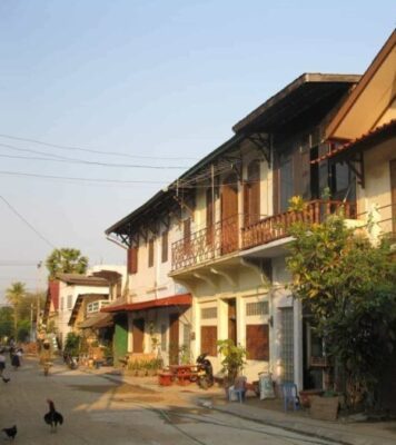 Тхакхэк — туристический центр Лаоса